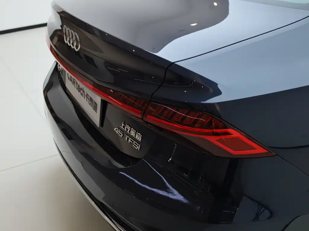 Audi A7L 2024 — фото 25