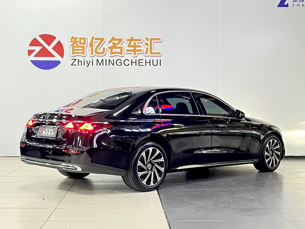 Mercedes-Benz E-Class 2024