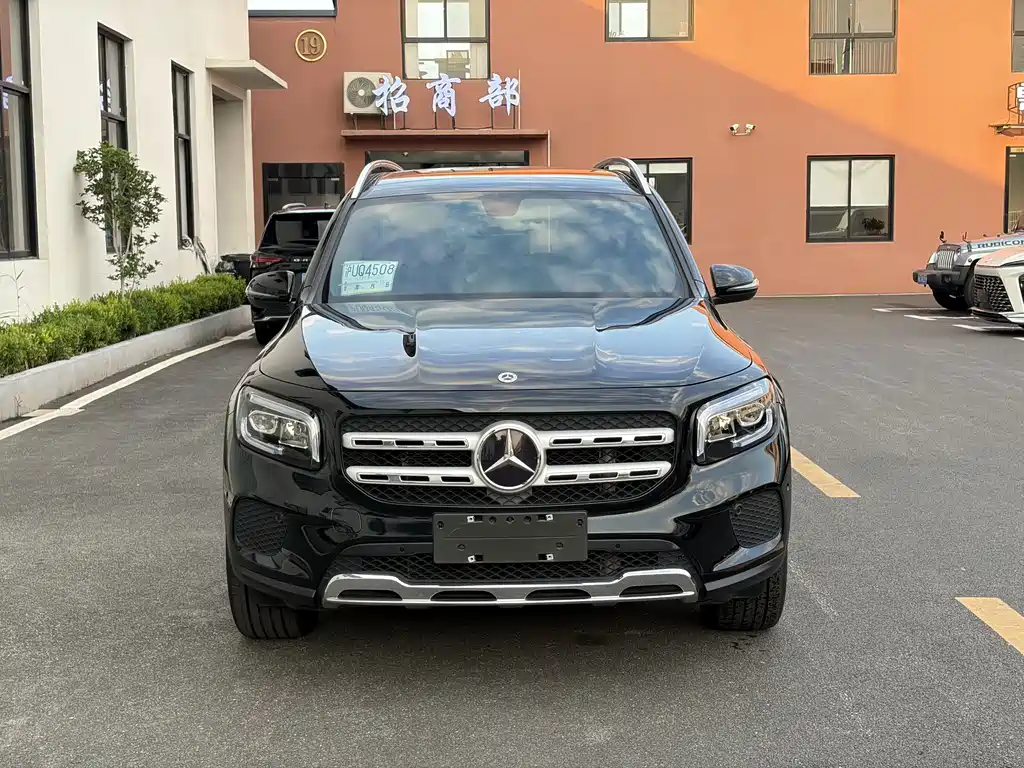 Mercedes-Benz GLB 2023