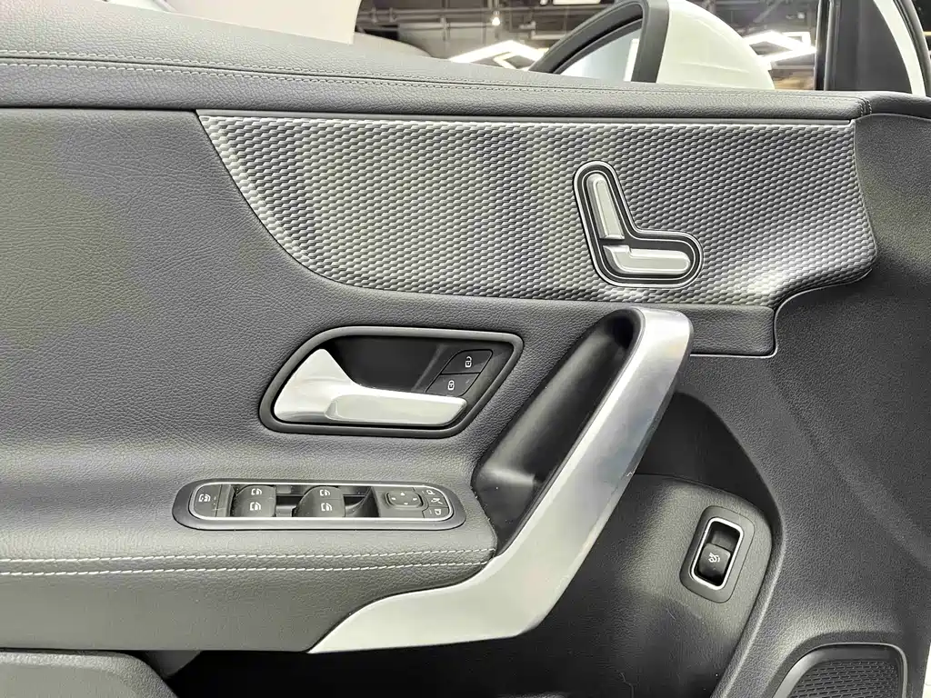 Mercedes-Benz A-Class 2021 — фото 5