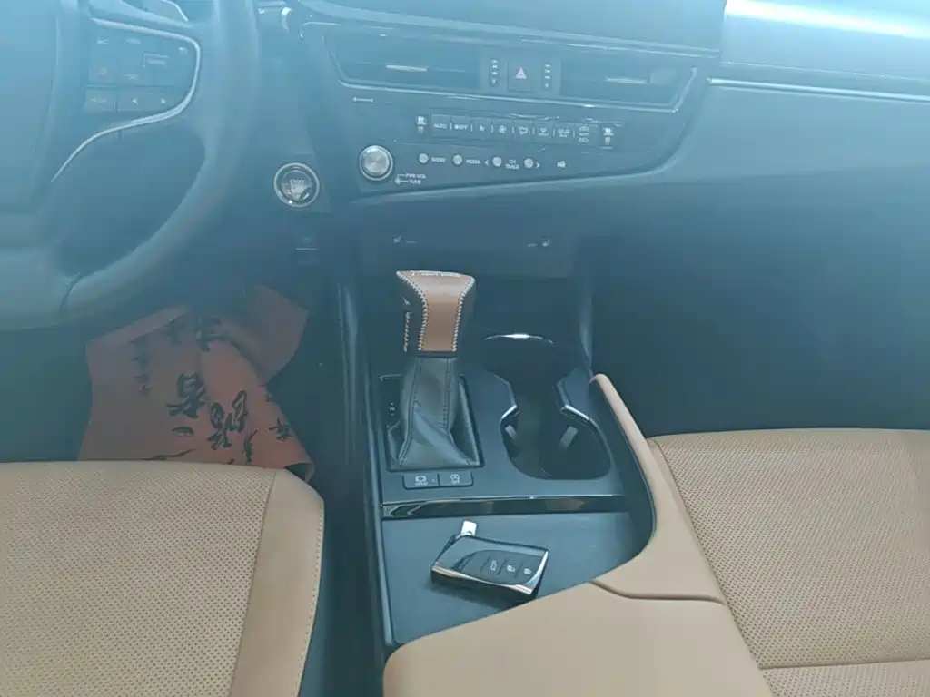 Lexus ES 2024 — фото 13