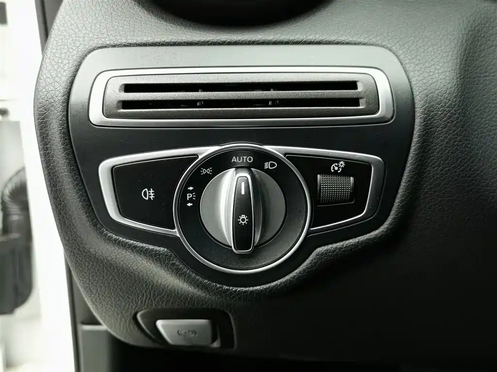 Mercedes-Benz C-Class 2021 — фото 21