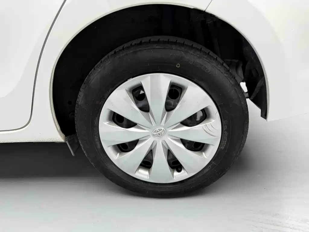 Toyota Yaris L 2019 — фото 9