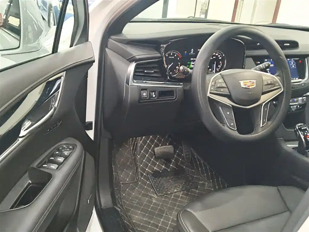 Cadillac XT5 2024 — фото 12