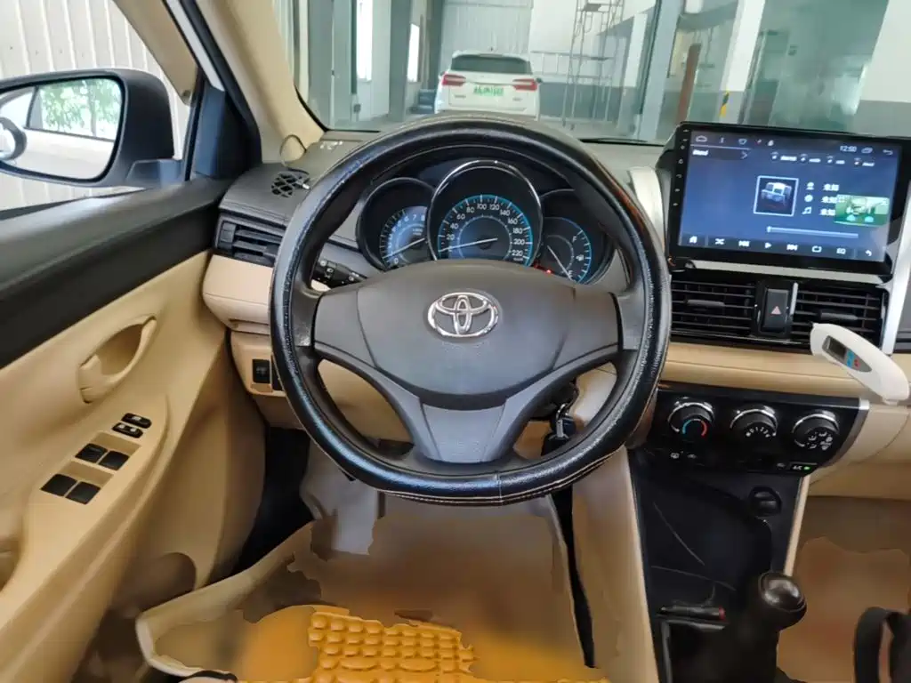 Toyota Vios 2014 — фото 11
