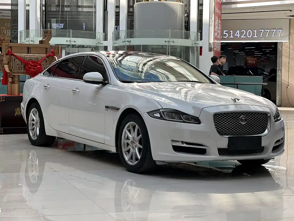 Jaguar XJ 2016