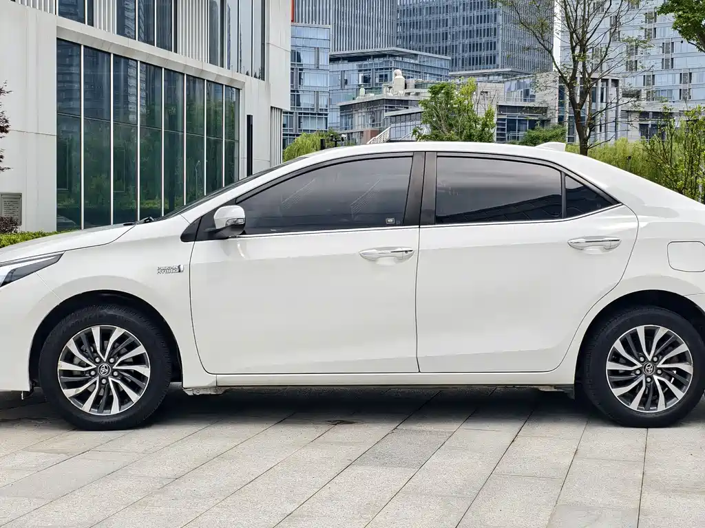 Toyota Corolla Hybrid 2020 — фото 8