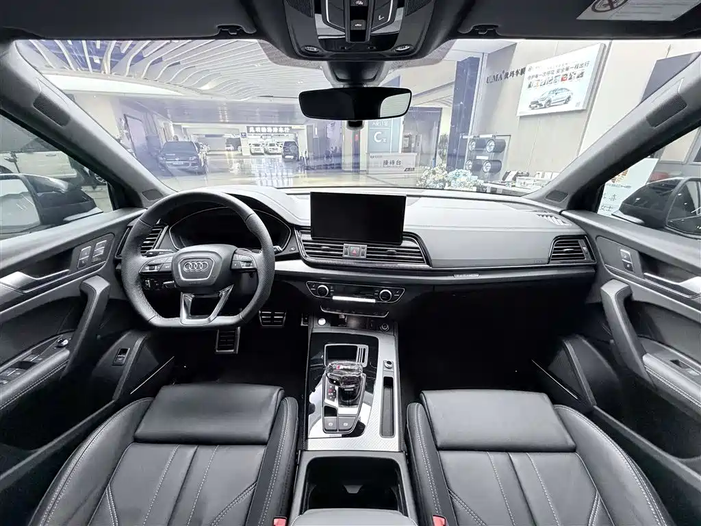 Audi Q5L 2024 — фото 18