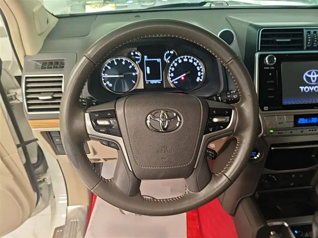 Toyota Prado 2019 — фото 11