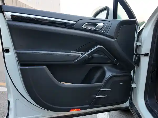 Porsche Cayenne 2011