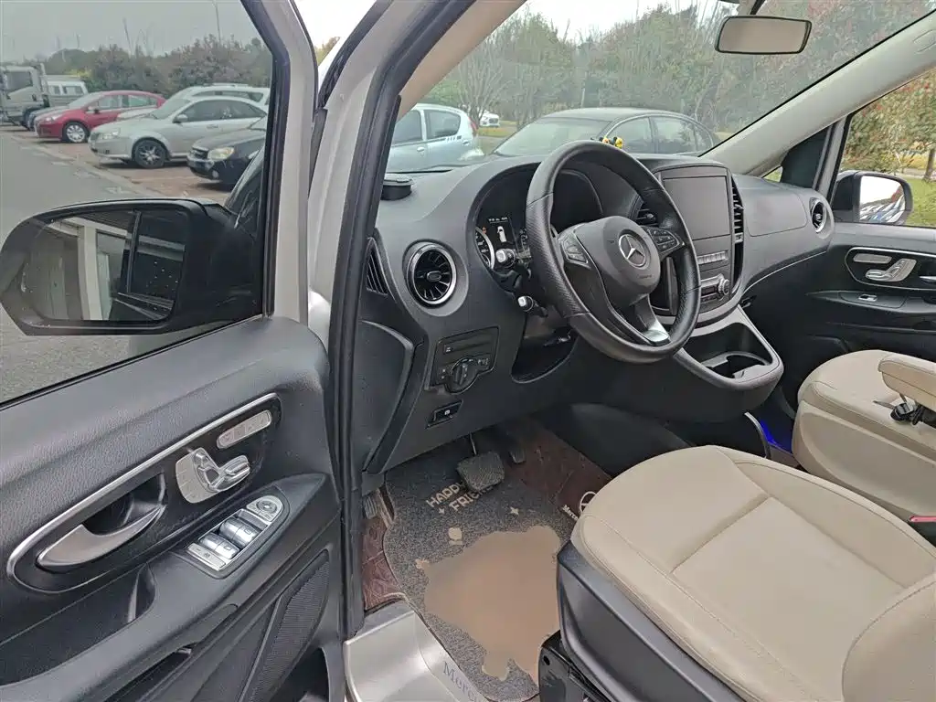 Mercedes-Benz Vito 2022 — фото 16