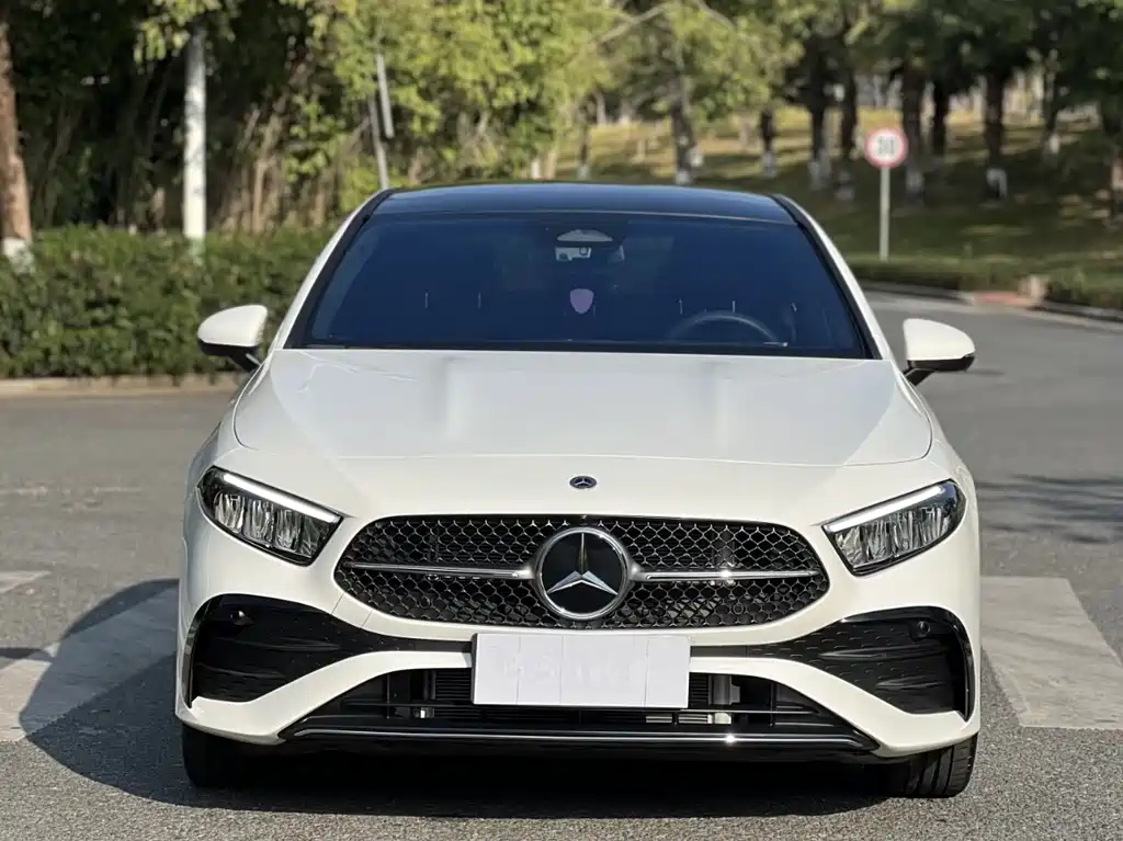Mercedes-Benz A-Class 2024 — фото 2