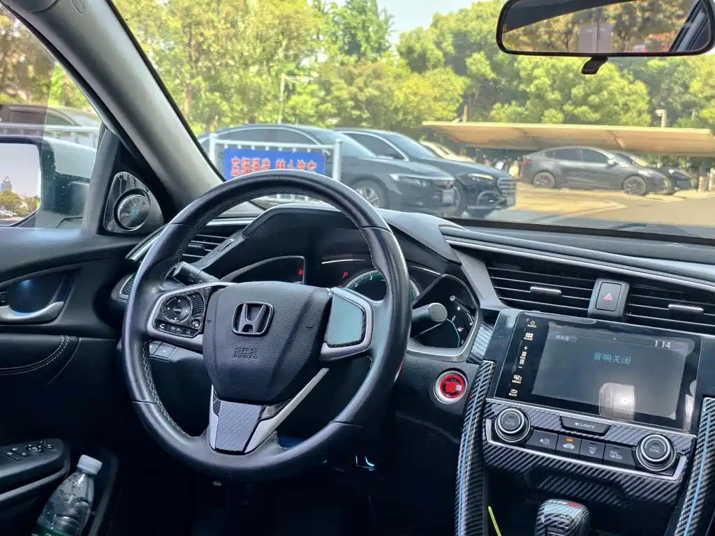 Honda Civic 2017 — фото 14