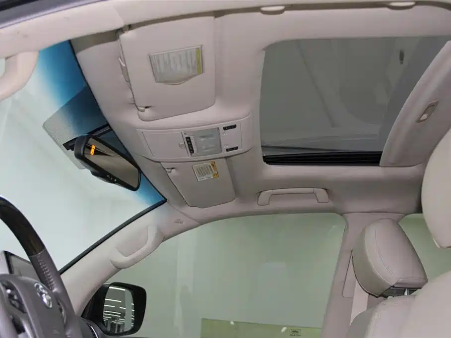 Toyota Land Cruiser 2020 — фото 25