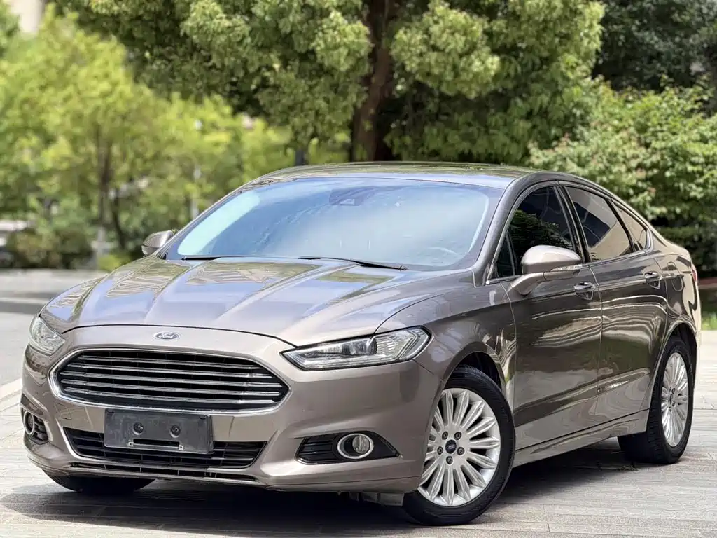 Ford Mondeo 2014 — фото 1