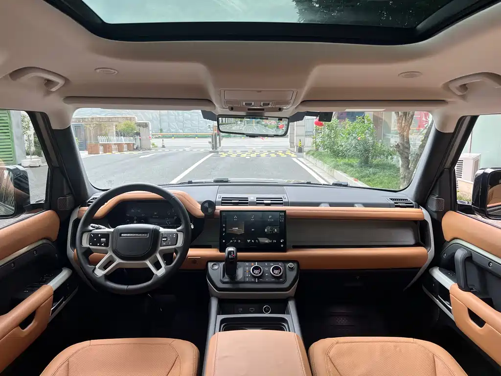 Land Rover Defender 2022