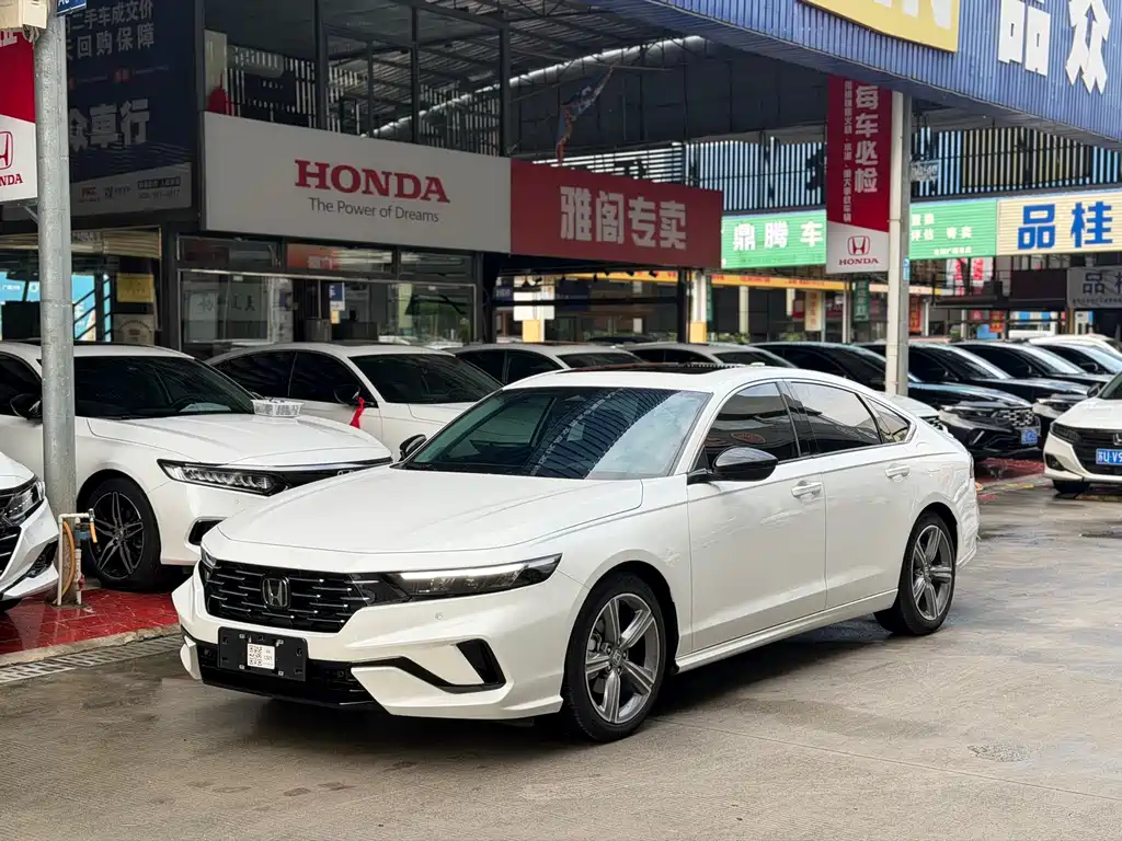 Honda Accord 2025 — фото 1