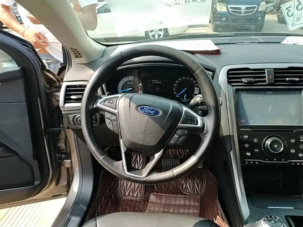 Ford Mondeo 2017 — фото 11