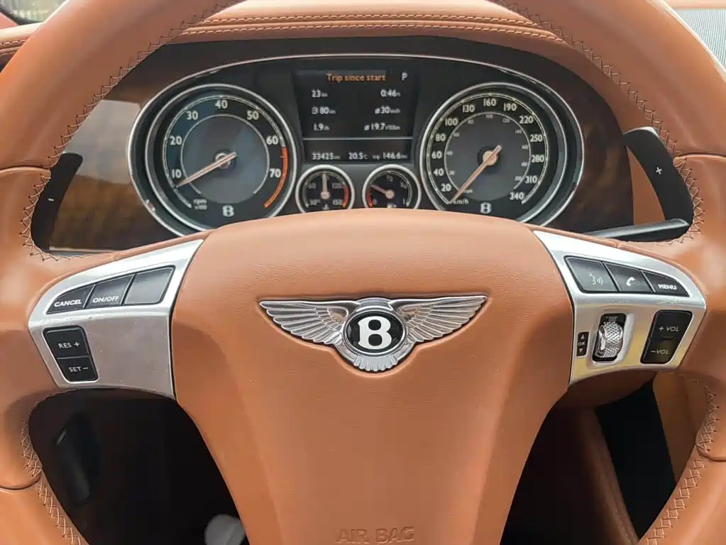 Bentley Continental 2014 — фото 11