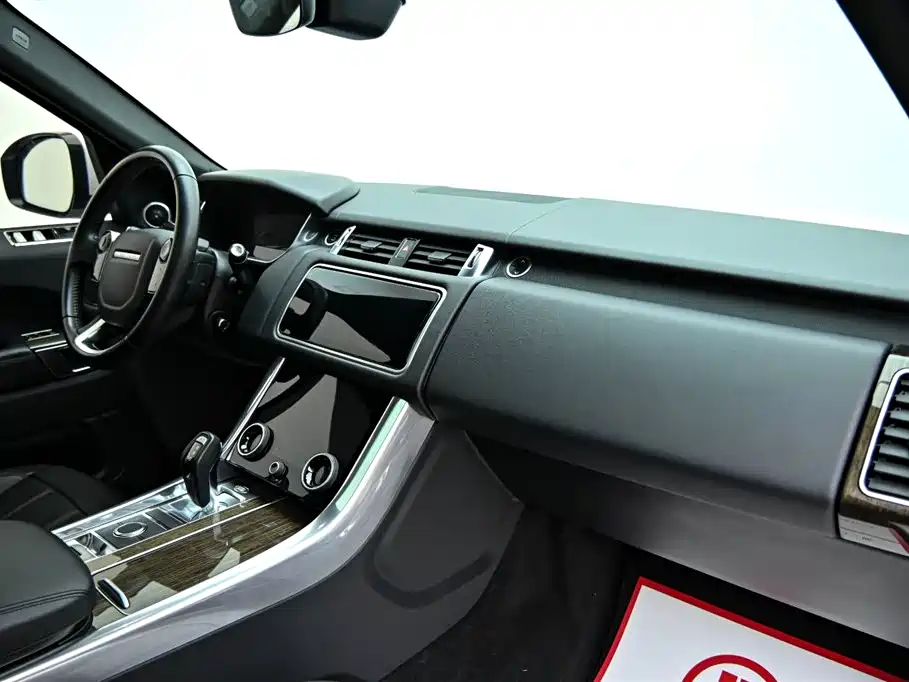 Land Rover Range Rover Sport New Energy 2018 — фото 14