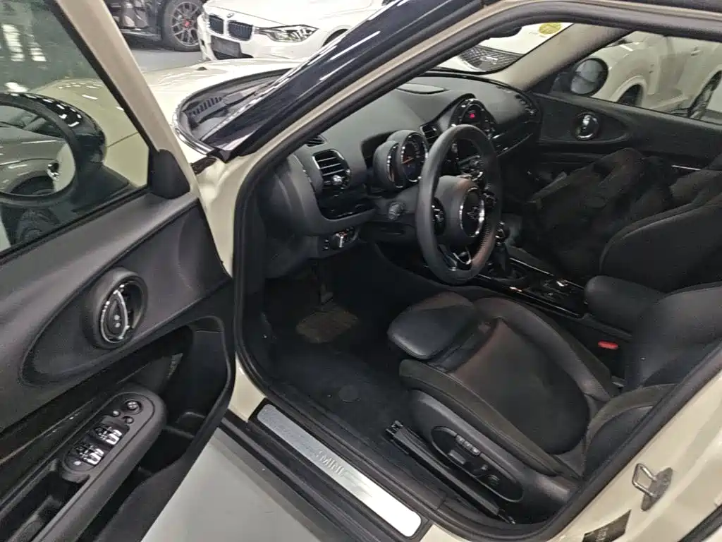 MINI Clubman 2019 — фото 16