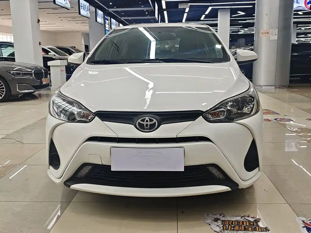 Toyota Yaris L 2021 — фото 2