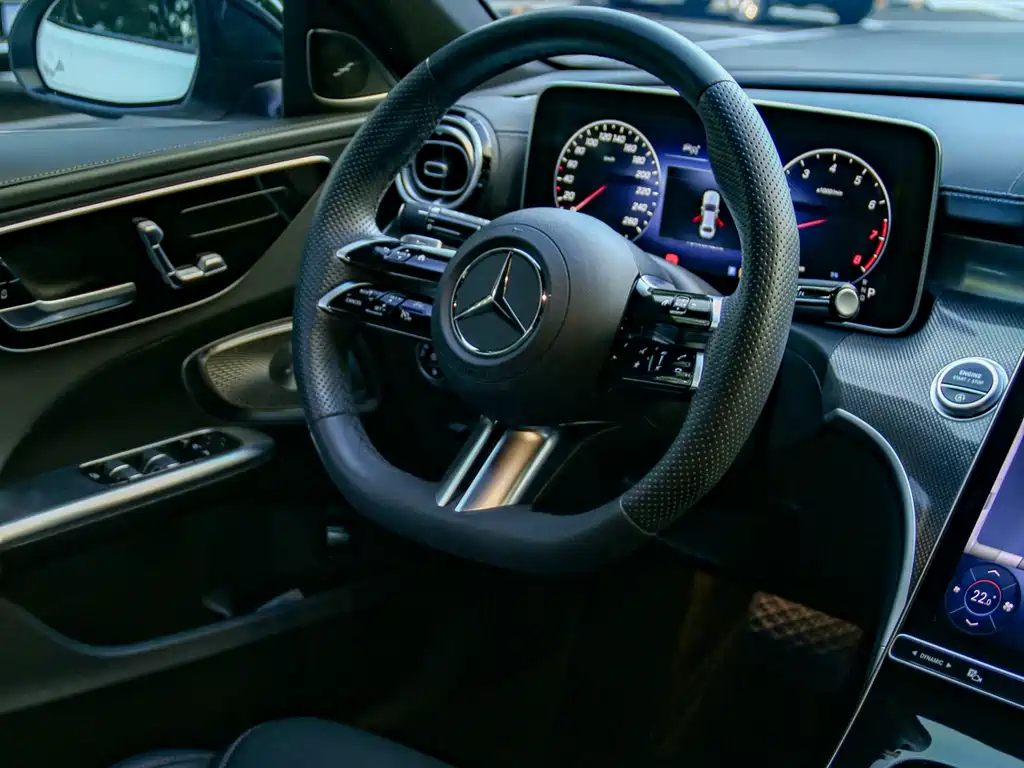 Mercedes-Benz C-Class 2023 — фото 4