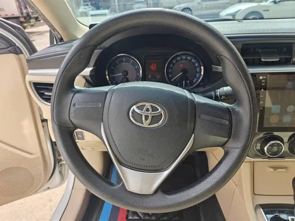 Toyota Corolla 2015 — фото 8