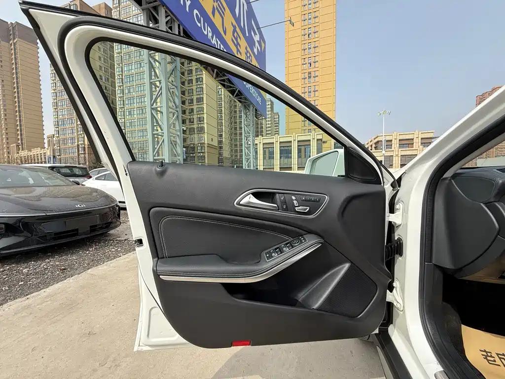 Mercedes-Benz GLA 2018 — фото 14
