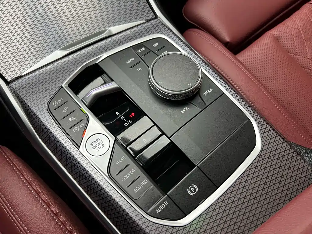 BMW 3 Series 2024 — фото 15