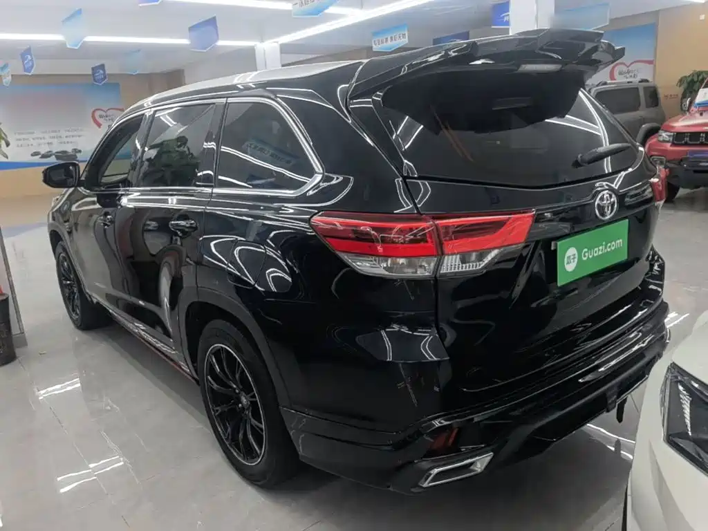 Toyota Highlander 2021
