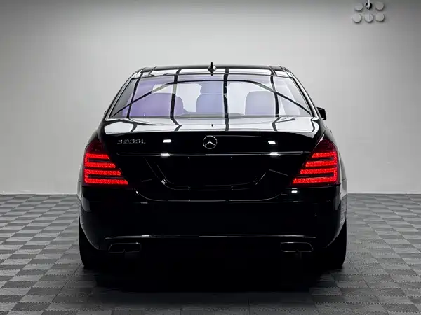 Mercedes-Benz S-Class 2012