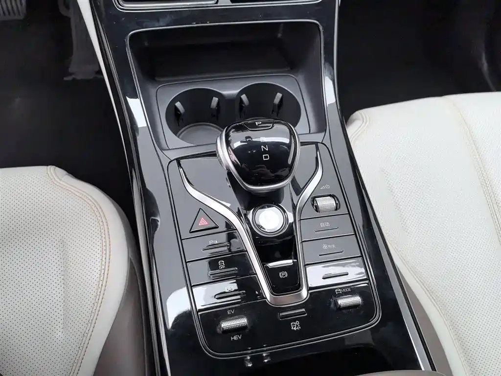 BYD Qin PLUS 2023 — фото 13