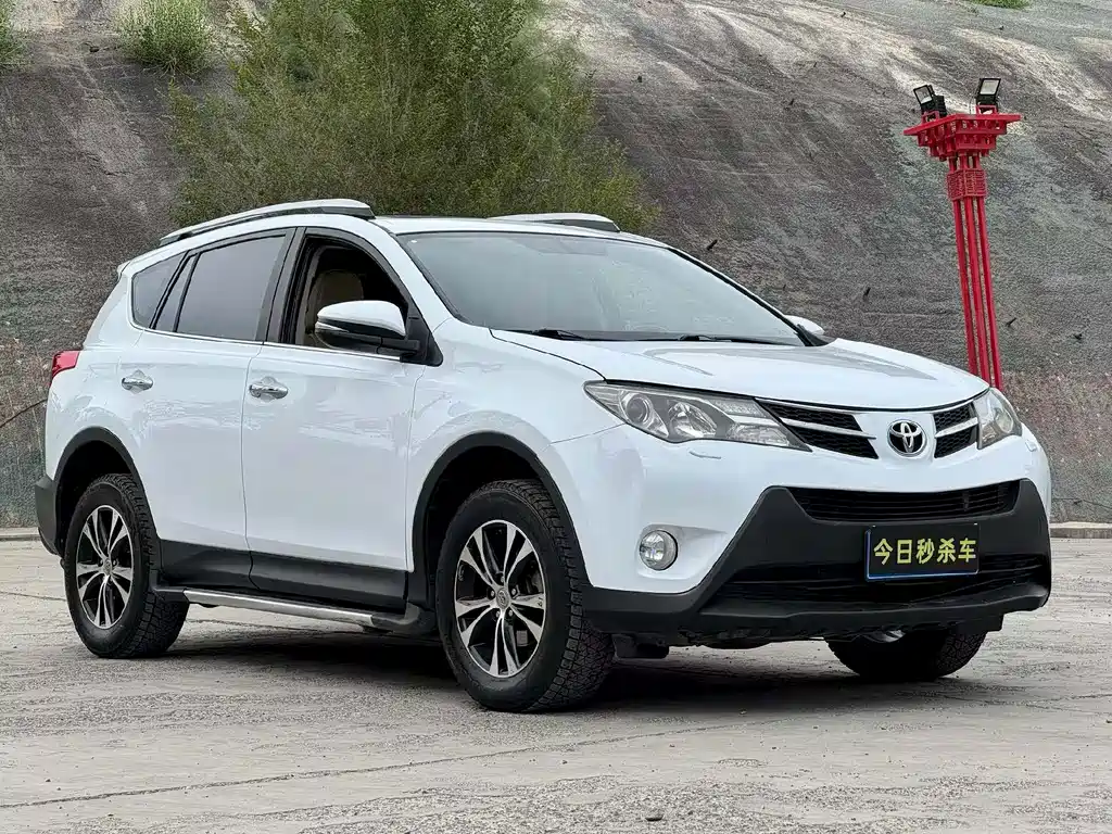 Toyota RAV4 2014 — фото 3