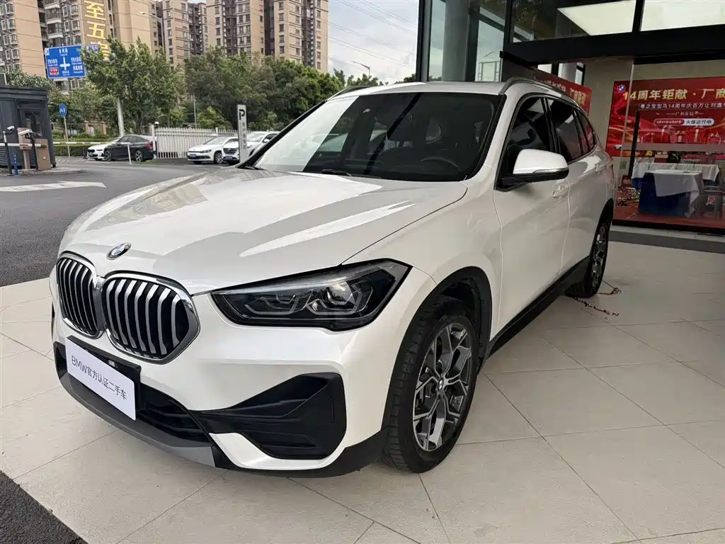 BMW X1 2022 — фото 1
