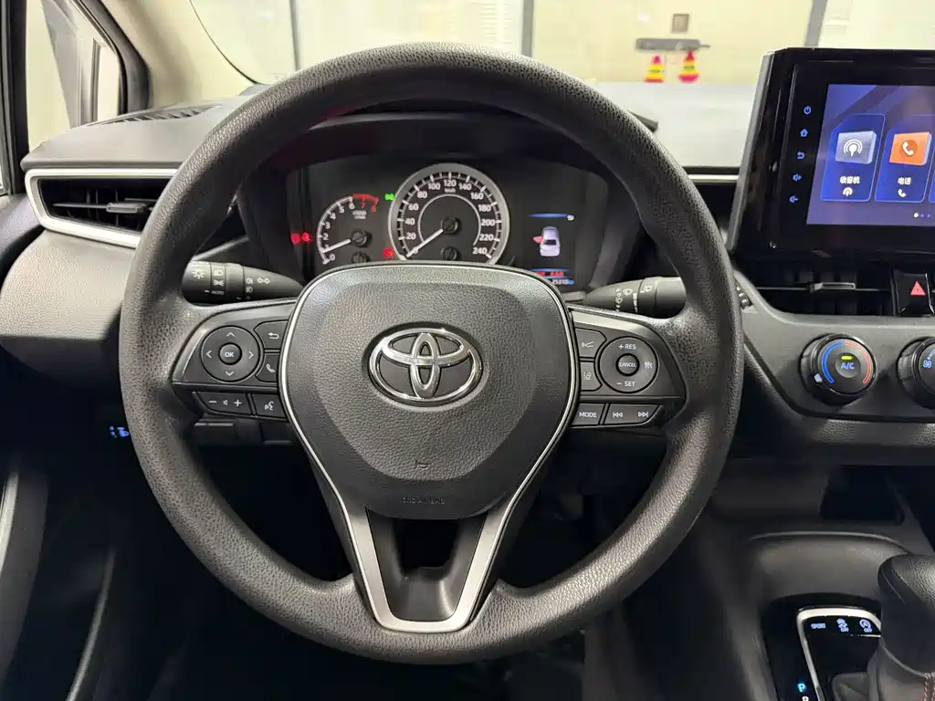 Toyota Corolla 2023 — фото 18