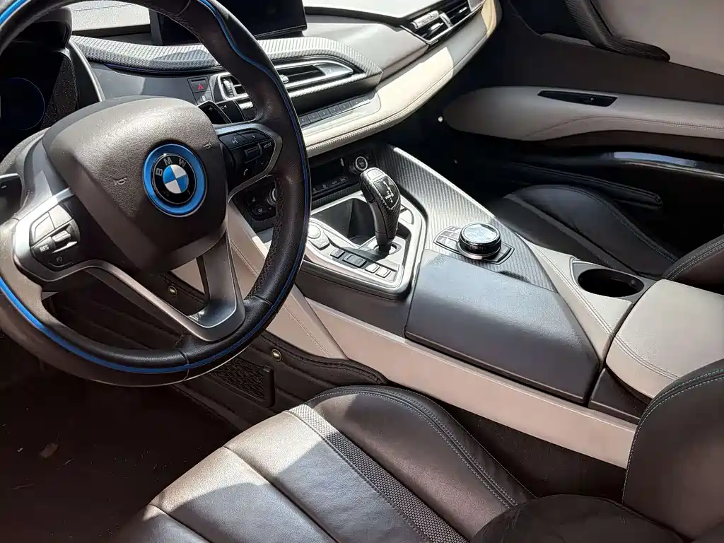 BMW i8 2016 — фото 2