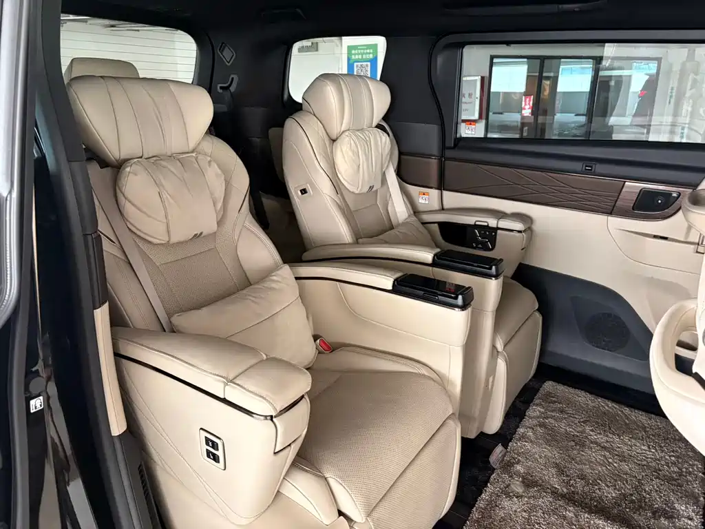 Toyota Alphard 2025 — фото 12
