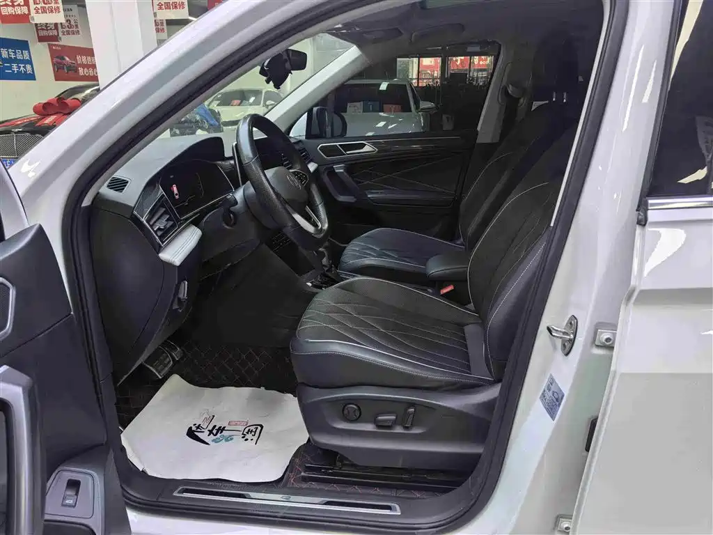 Volkswagen Tiguan L 2023 — фото 4