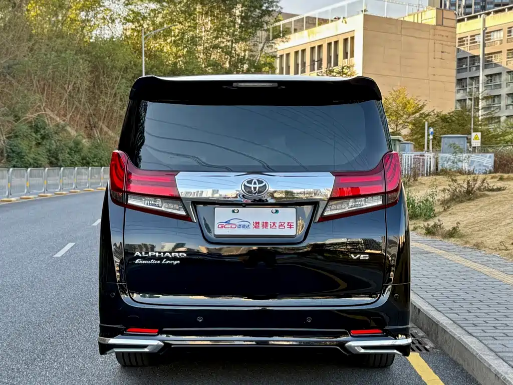 Toyota Alphard 2017 — фото 5