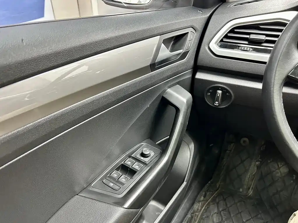 Volkswagen T-Roc 2022 — фото 16