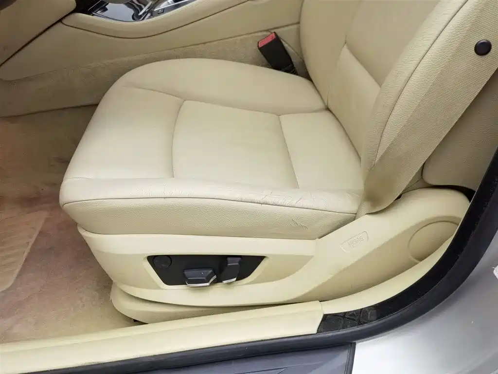 BMW 5 Series 2012 — фото 20