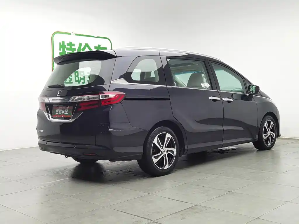 Honda Odyssey 2017 — фото 2