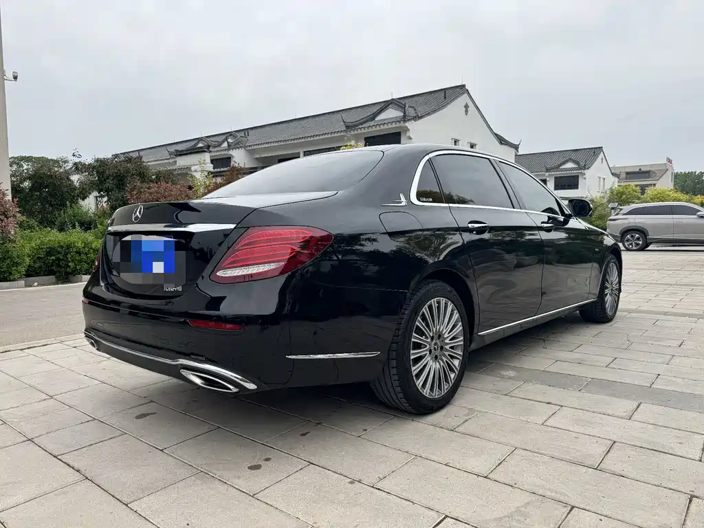 Mercedes-Benz E-Class 2020 — фото 13