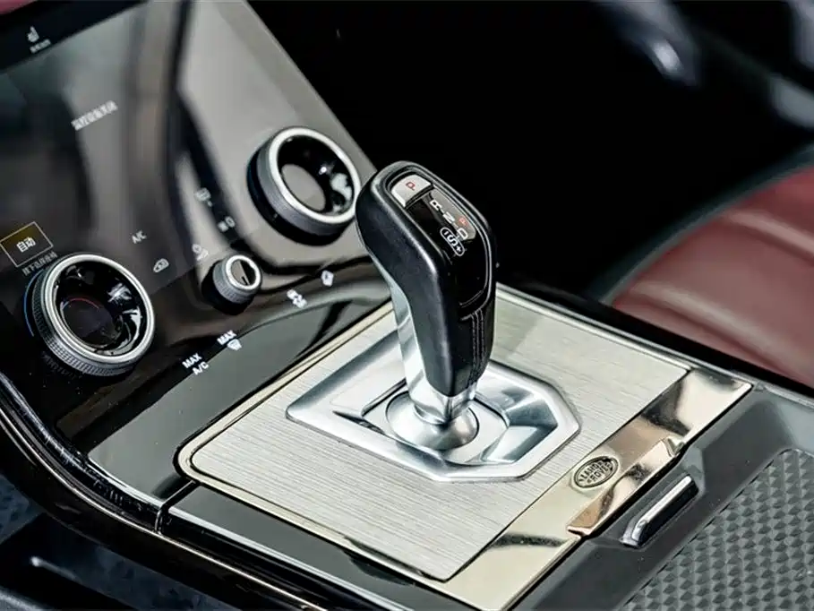 Land Rover Evoque 2022 — фото 11