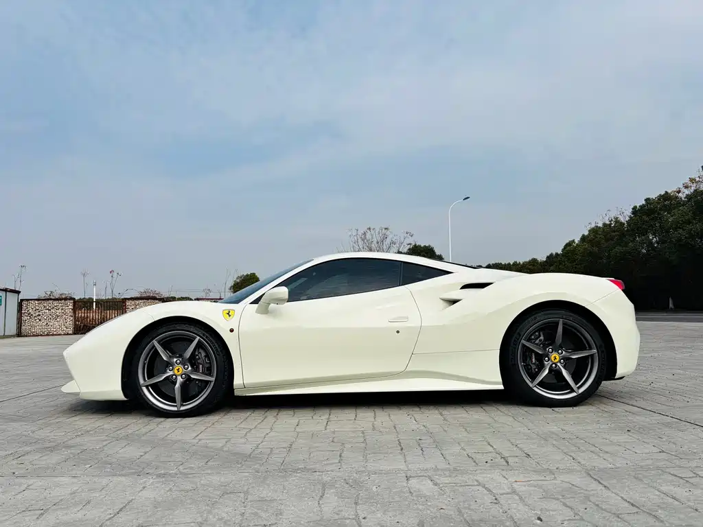 Ferrari 488 2019 — фото 3