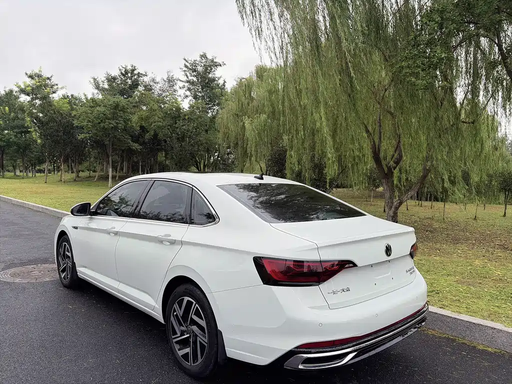 Volkswagen Sagitar 2022