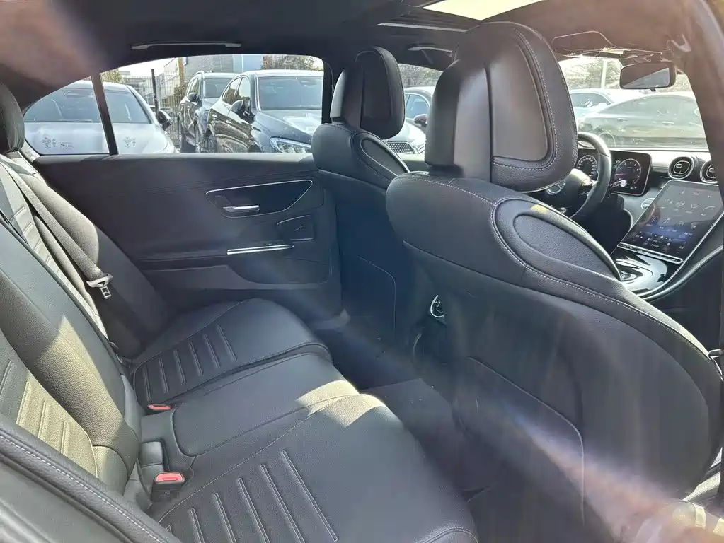 Mercedes-Benz C-Class 2023 — фото 13