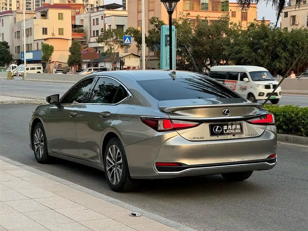 Lexus ES 2021 — фото 5