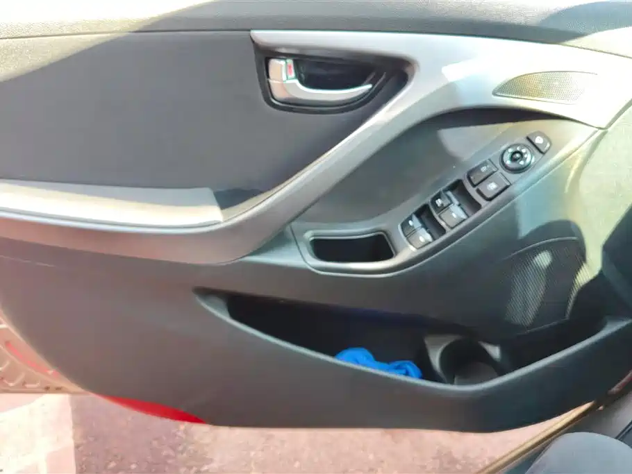 Hyundai Elantra Langdong 2015 — фото 7